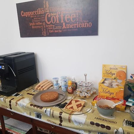 Al Laghetto La Morra Bed & Breakfast Bagian luar foto