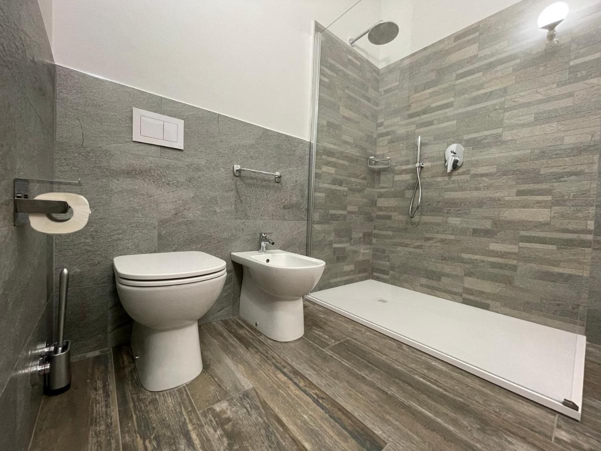 Al Laghetto La Morra Bed & Breakfast Bagian luar foto