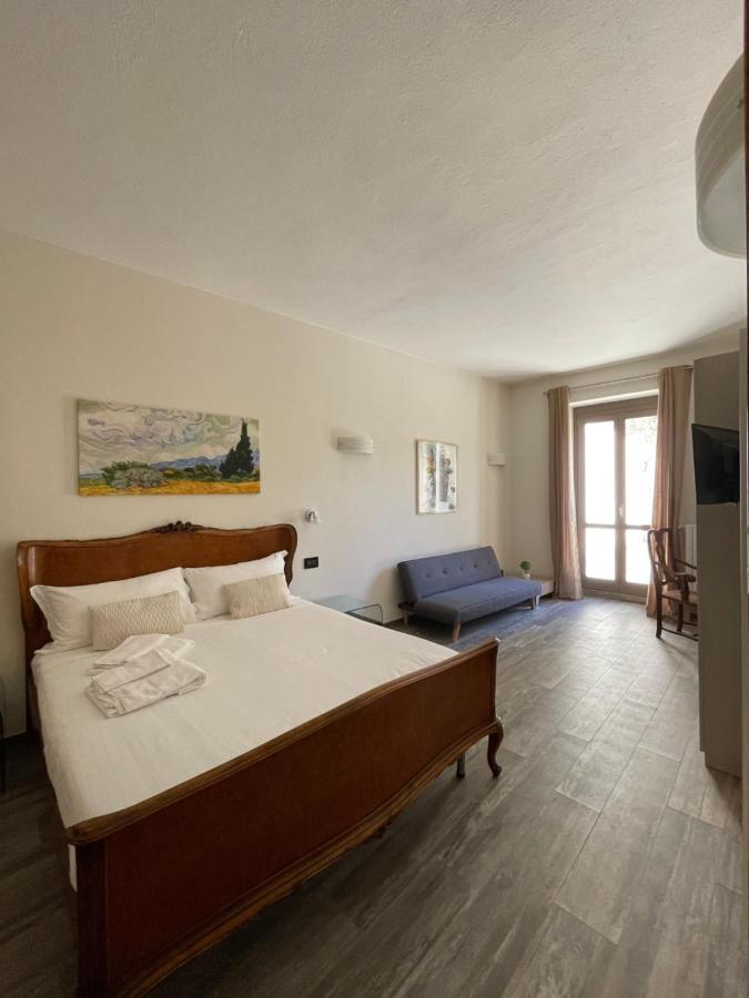 Al Laghetto La Morra Bed & Breakfast Bagian luar foto