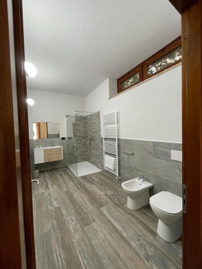 Al Laghetto La Morra Bed & Breakfast Bagian luar foto