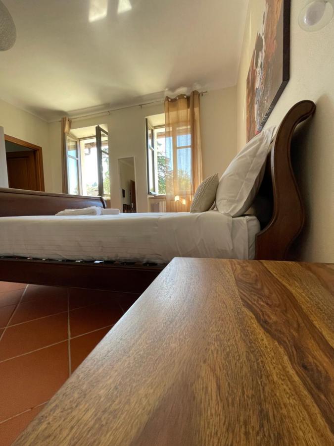 Al Laghetto La Morra Bed & Breakfast Bagian luar foto