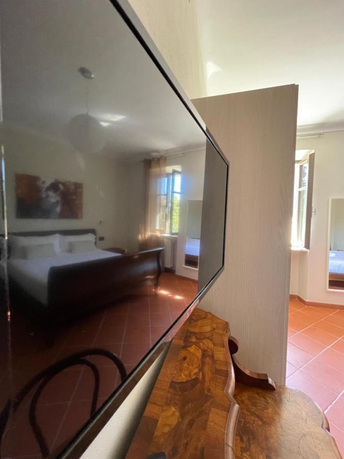 Al Laghetto La Morra Bed & Breakfast Bagian luar foto