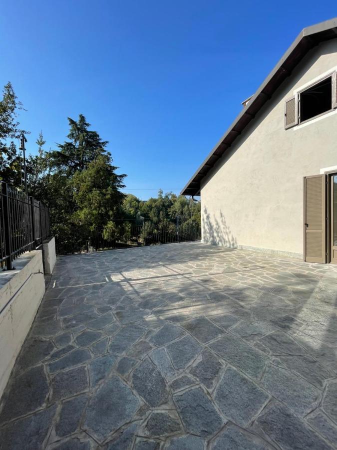 Al Laghetto La Morra Bed & Breakfast Bagian luar foto