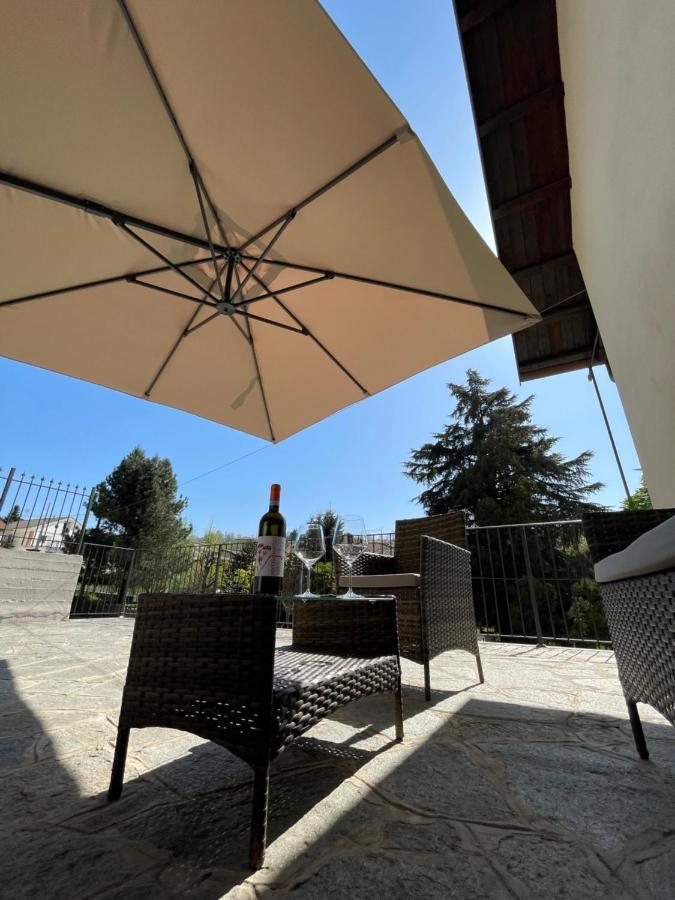 Al Laghetto La Morra Bed & Breakfast Bagian luar foto