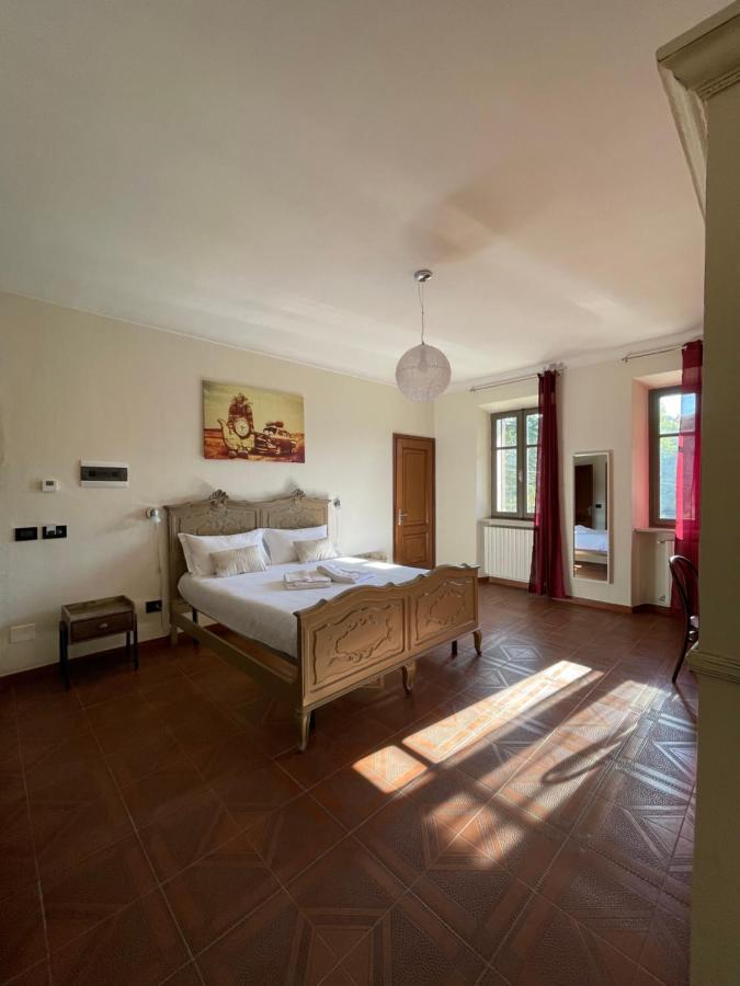 Al Laghetto La Morra Bed & Breakfast Bagian luar foto