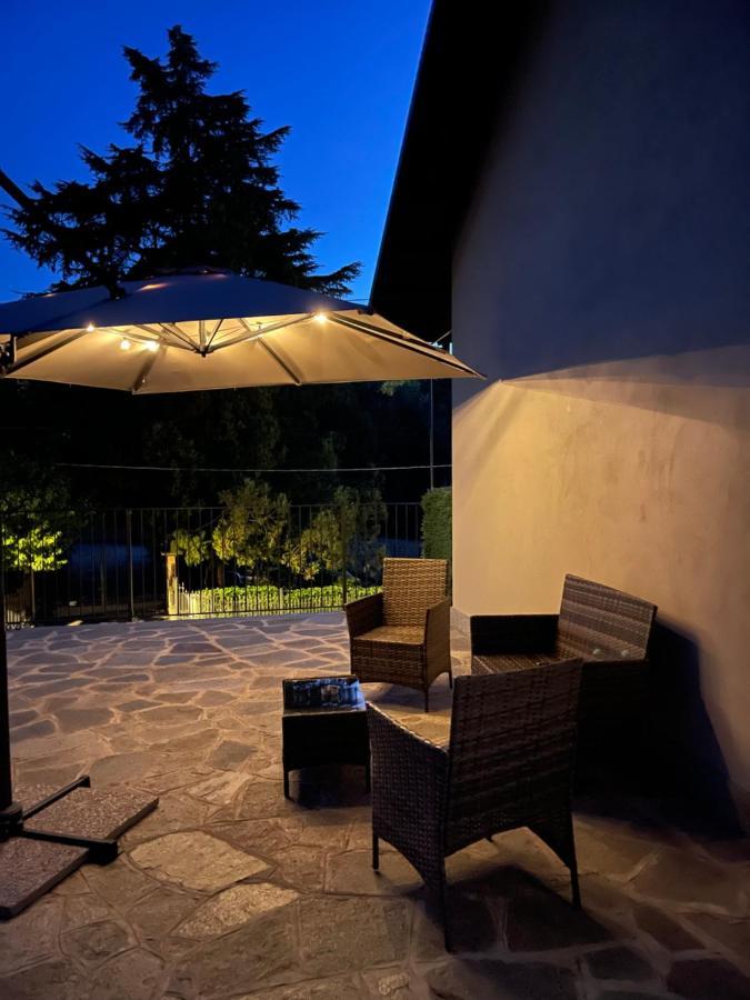 Al Laghetto La Morra Bed & Breakfast Bagian luar foto