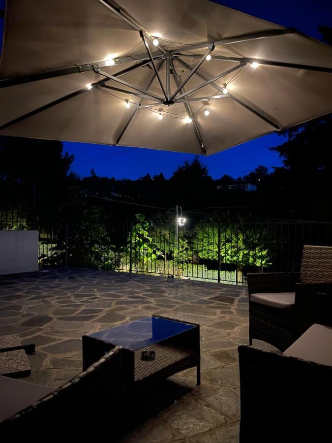 Al Laghetto La Morra Bed & Breakfast Bagian luar foto