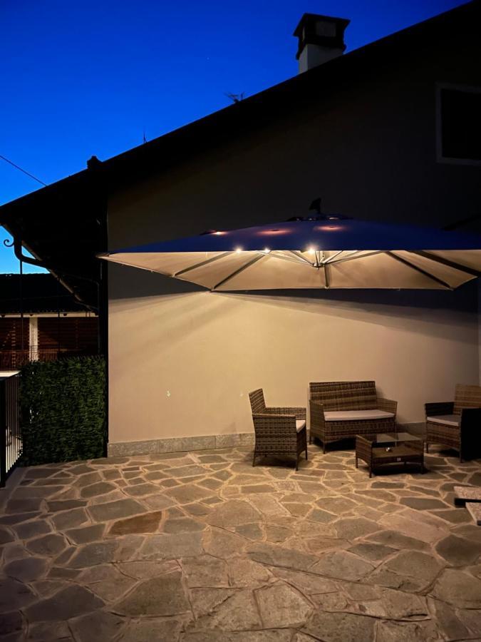 Al Laghetto La Morra Bed & Breakfast Bagian luar foto