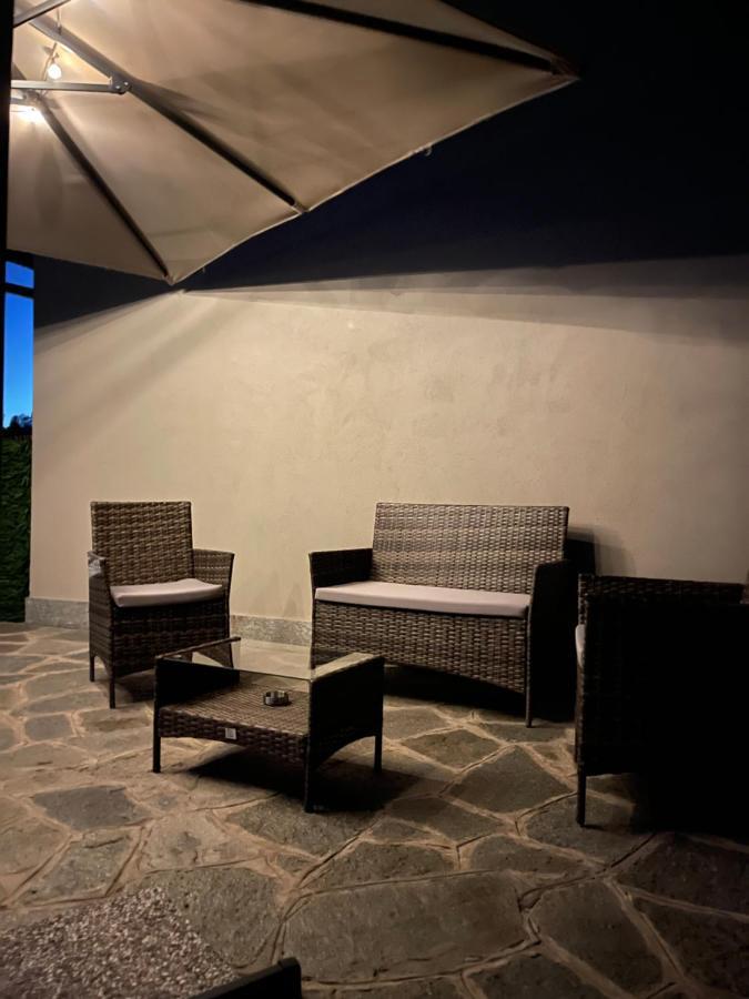 Al Laghetto La Morra Bed & Breakfast Bagian luar foto